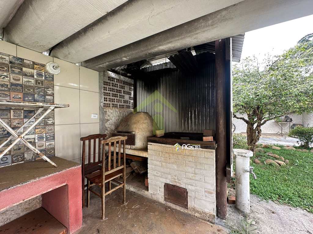 Chácara em Embu-Guaçu, no bairro Val Flor
