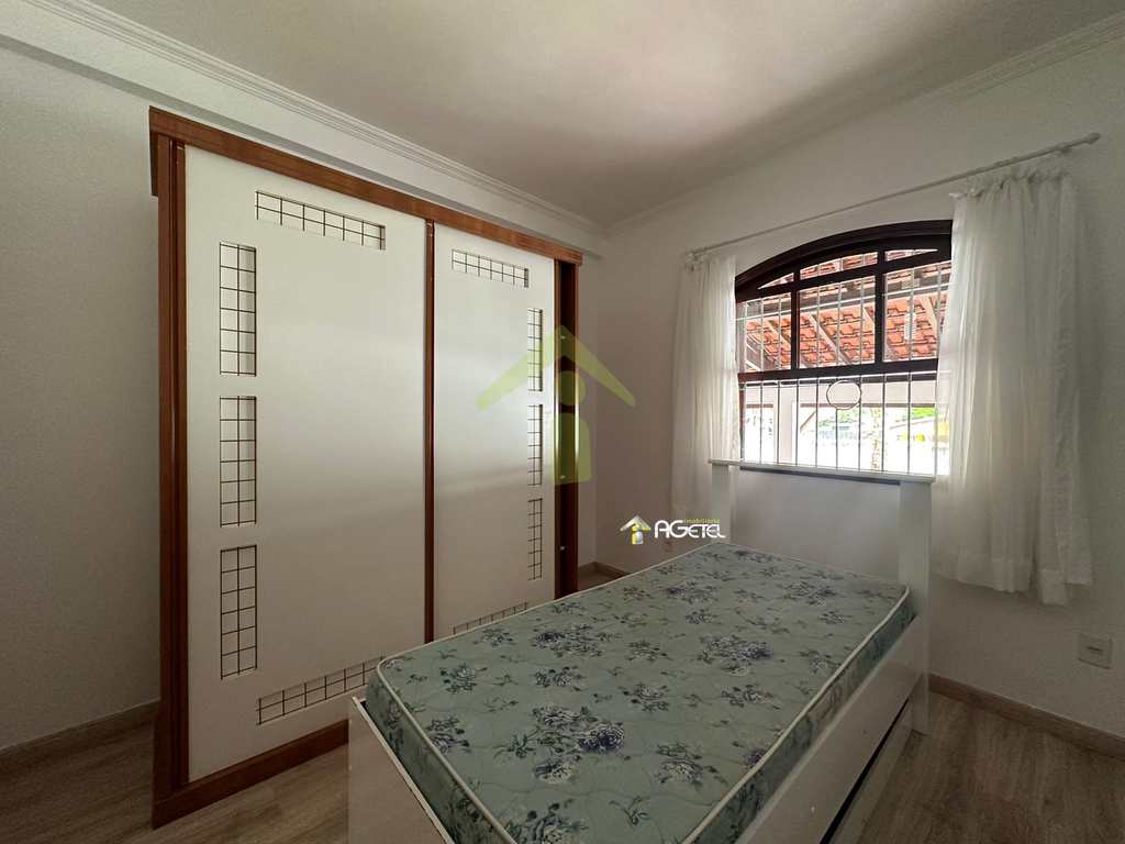 Chácara em Embu-Guaçu, no bairro Val Flor
