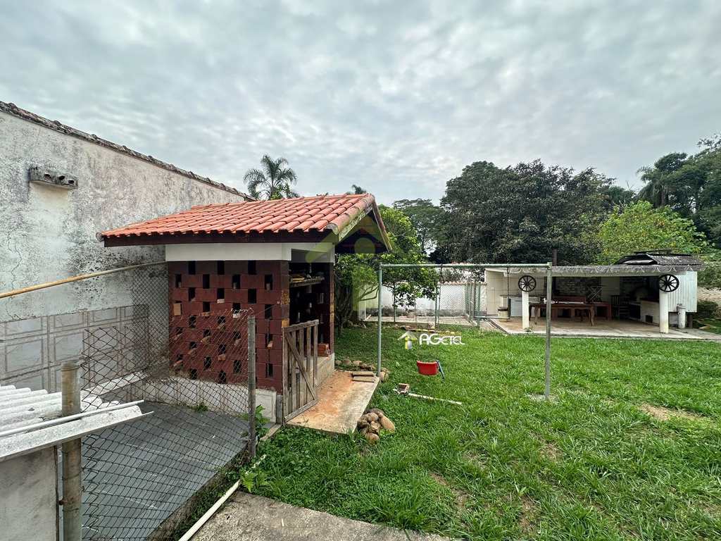 Chácara em Embu-Guaçu, no bairro Val Flor