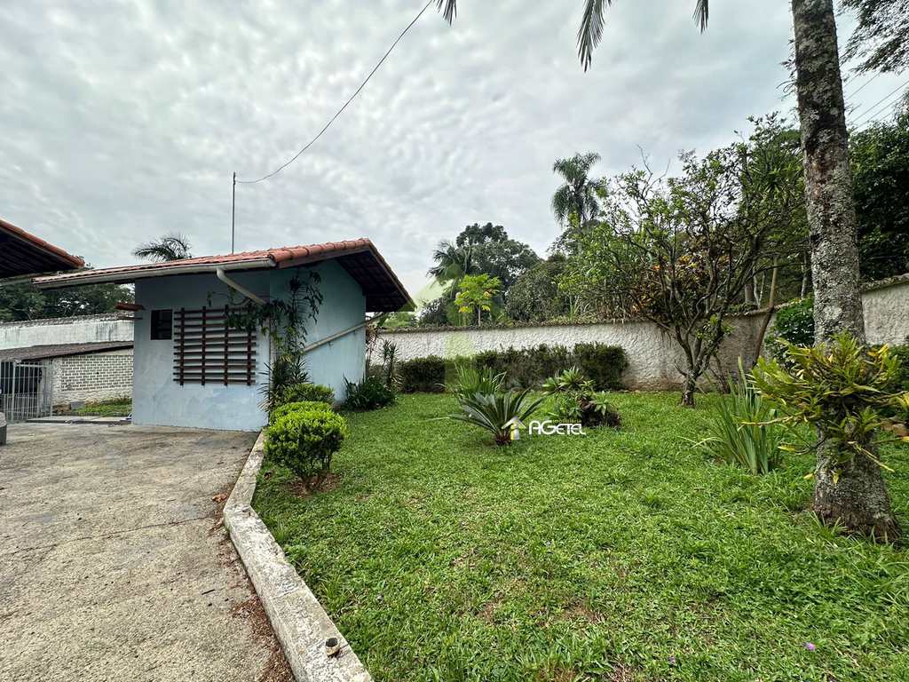 Chácara em Embu-Guaçu, no bairro Val Flor