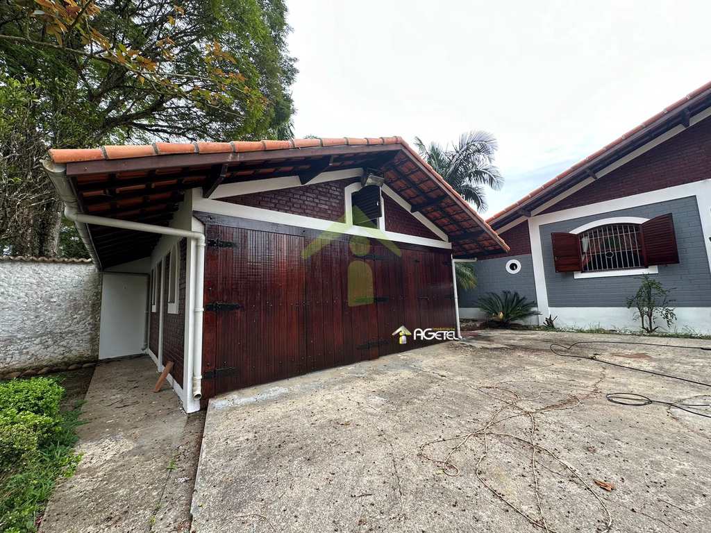 Chácara em Embu-Guaçu, no bairro Val Flor