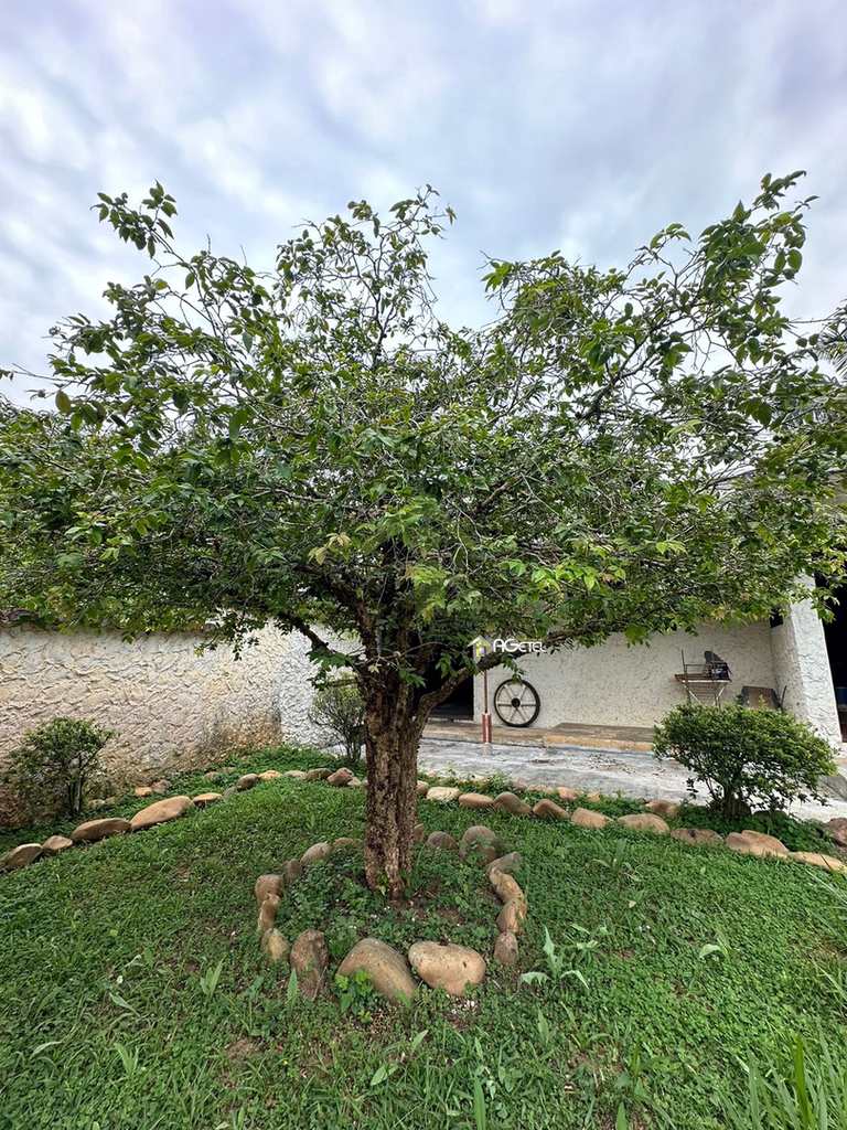 Chácara em Embu-Guaçu, no bairro Val Flor