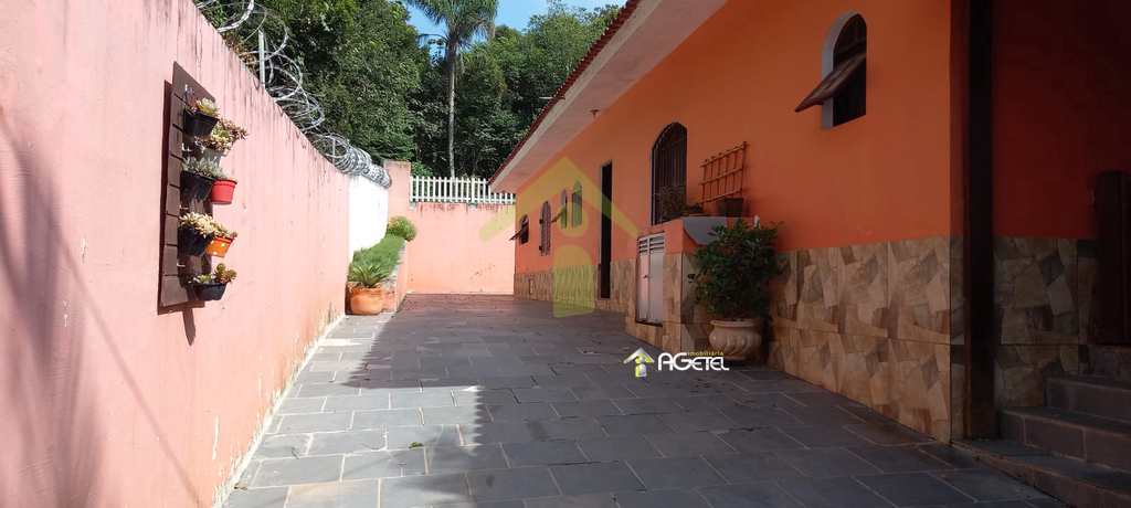 Chácara em Embu-Guaçu, no bairro Jardim Campo Alegre