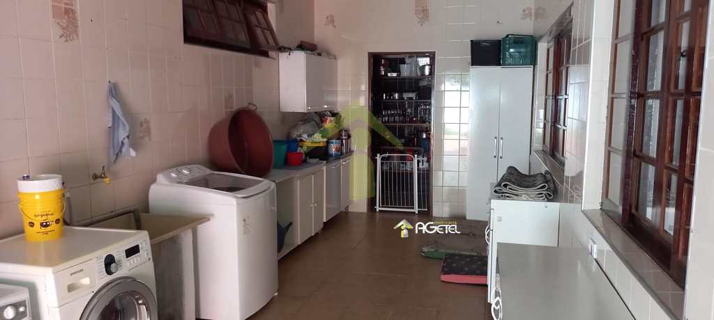 Chácara em Embu-Guaçu, no bairro Jardim Campo Alegre