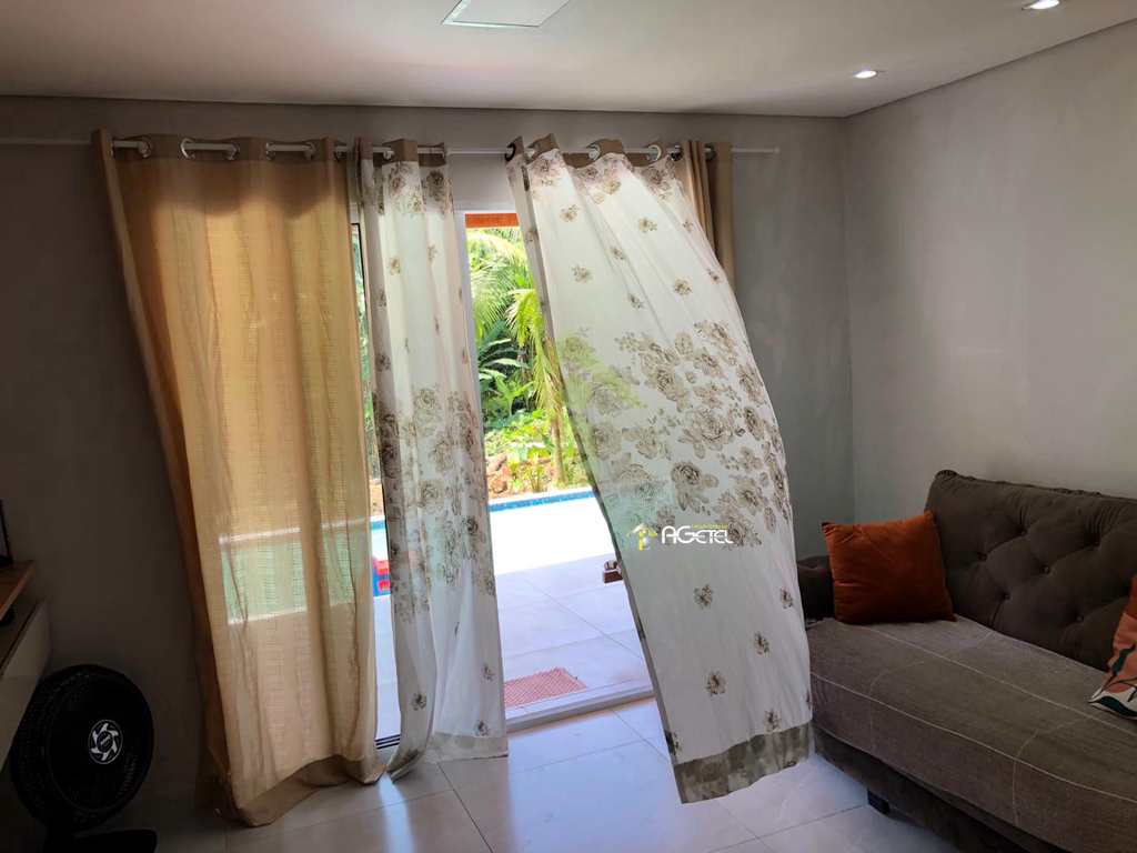 Casa de Condomínio em Embu-Guaçu, no bairro Morada Colibris