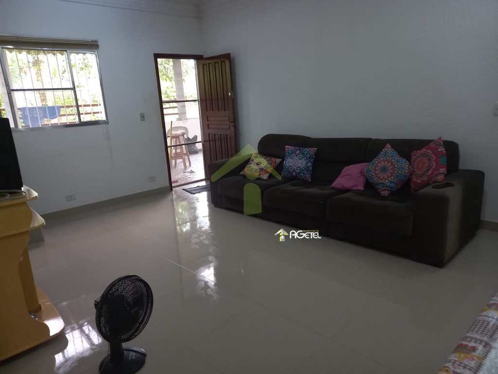 Sítio em Embu-Guaçu, no bairro Jardim Tropical