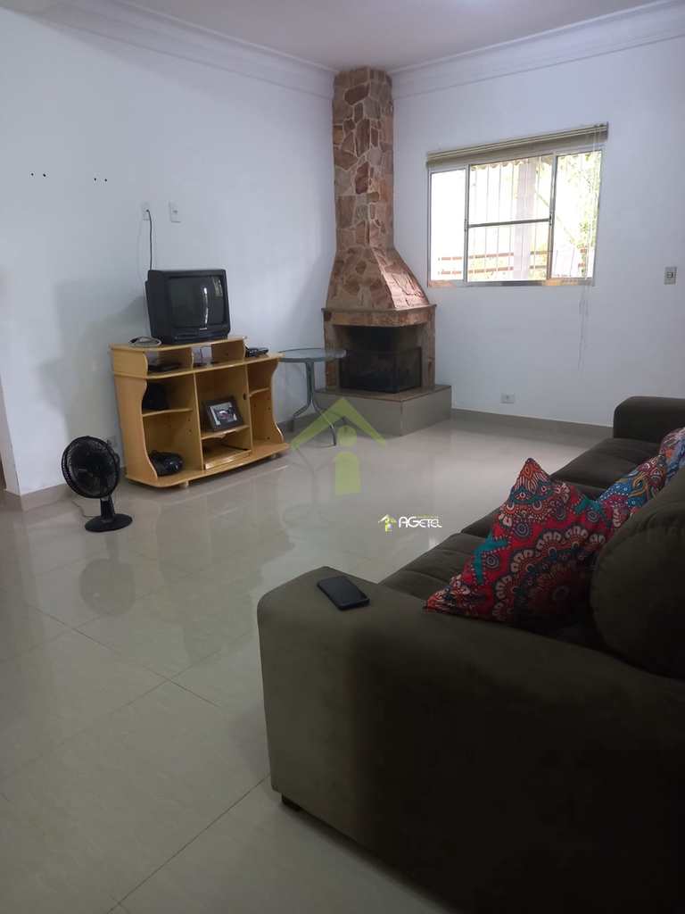 Sítio em Embu-Guaçu, no bairro Jardim Tropical