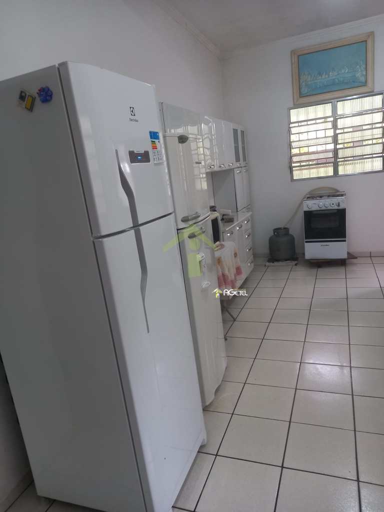 Sítio em Embu-Guaçu, no bairro Jardim Tropical