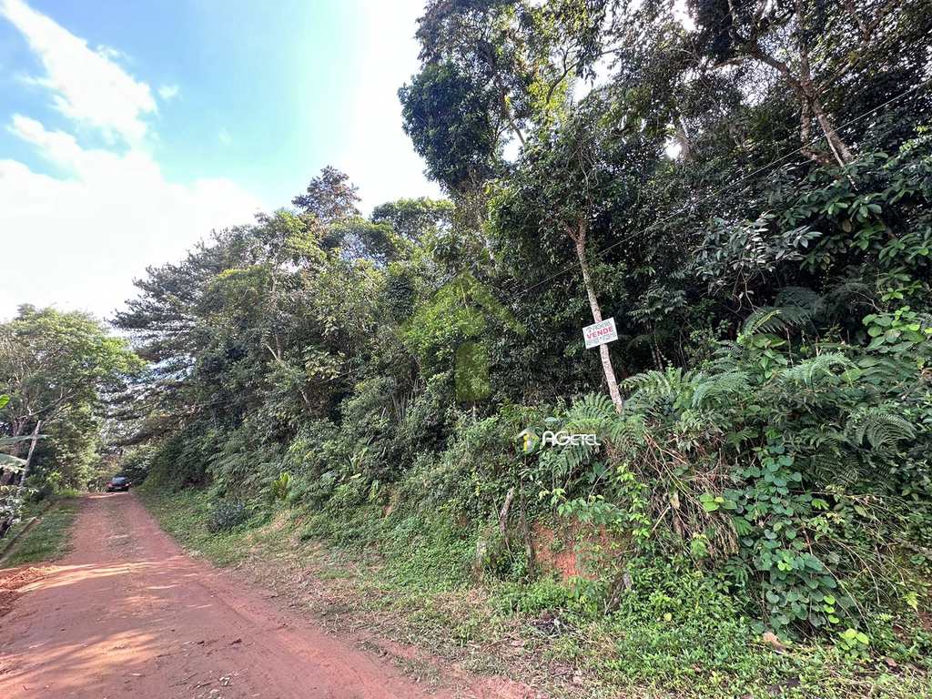 Terreno em Embu-Guaçu, no bairro Manacás