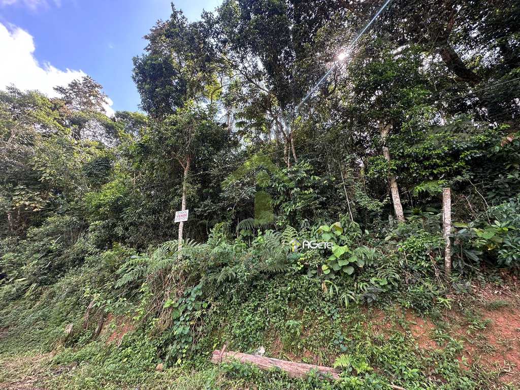 Terreno em Embu-Guaçu, no bairro Manacás