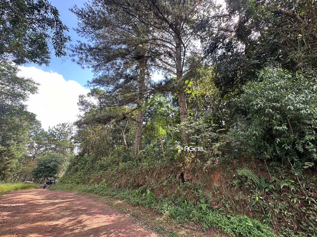 Terreno em Embu-Guaçu, no bairro Manacás