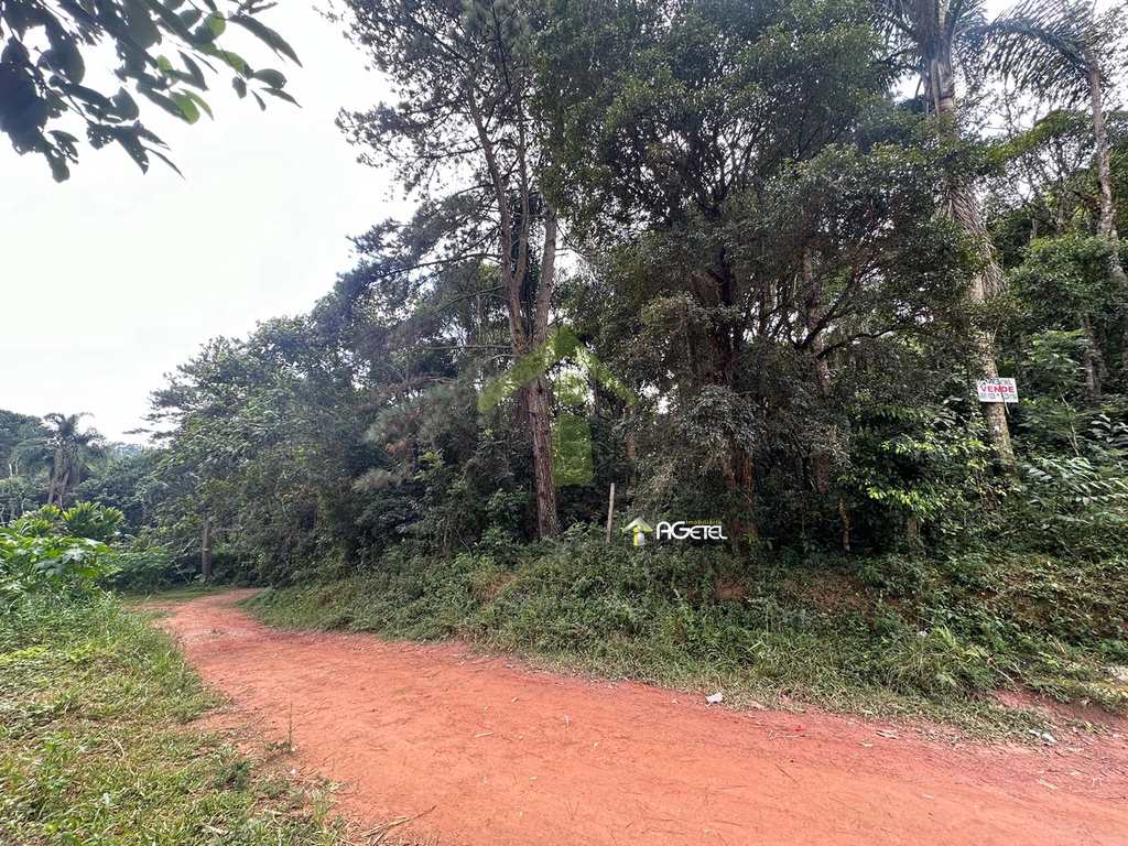 Terreno em Embu-Guaçu, no bairro Manacás