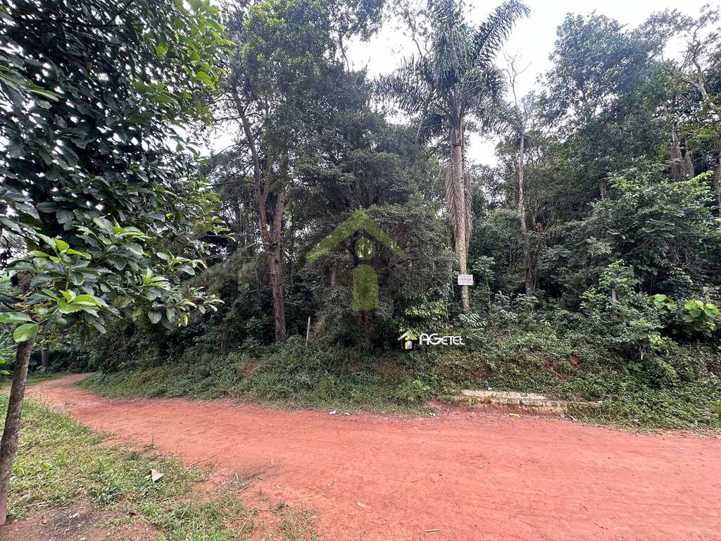 Terreno em Embu-Guaçu, no bairro Manacás