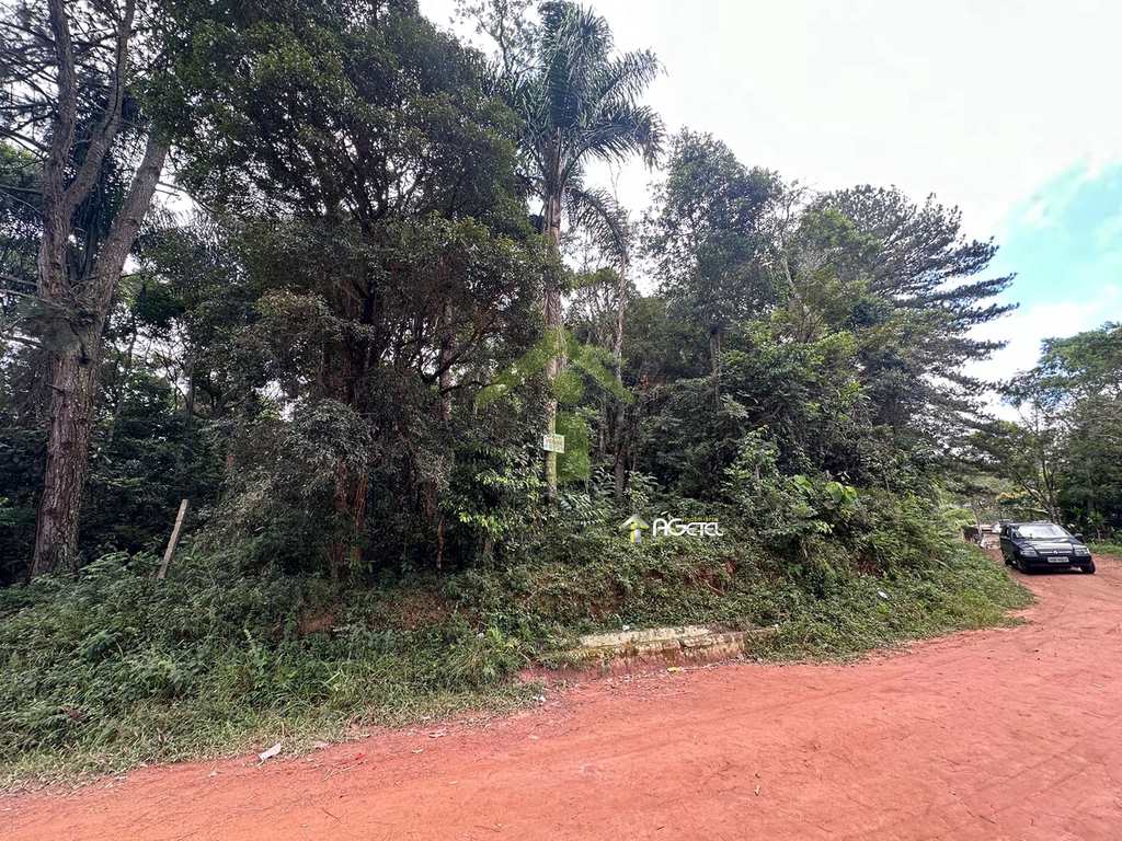 Terreno em Embu-Guaçu, no bairro Manacás