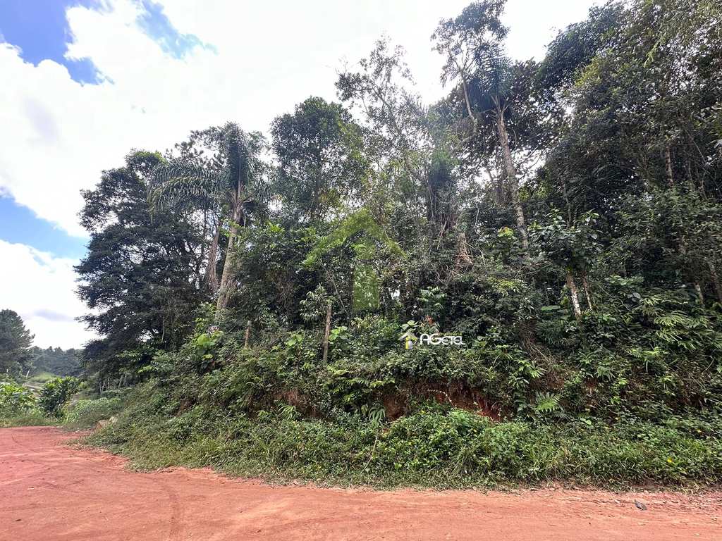 Terreno em Embu-Guaçu, no bairro Manacás
