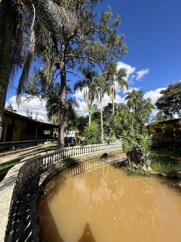 Chácara em Embu-Guaçu, no bairro Val Flor