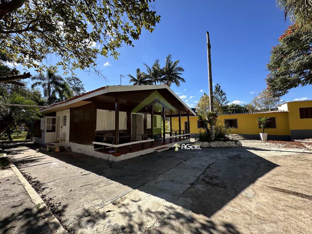 Chácara em Embu-Guaçu, no bairro Val Flor