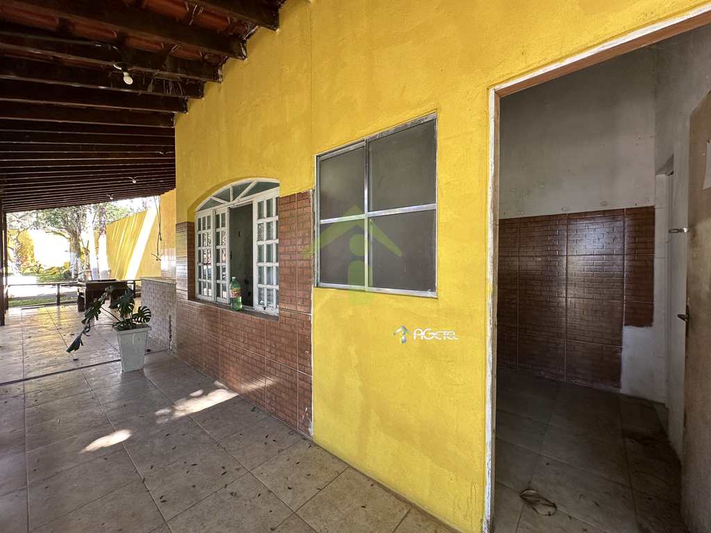 Chácara em Embu-Guaçu, no bairro Val Flor