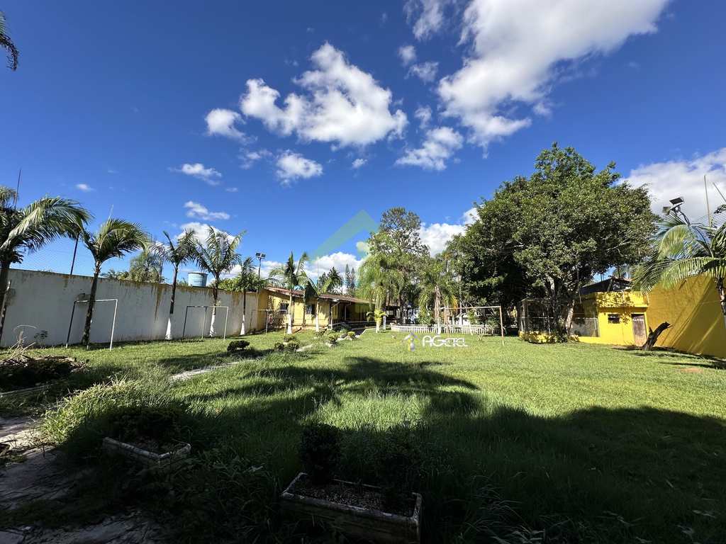 Chácara em Embu-Guaçu, no bairro Val Flor