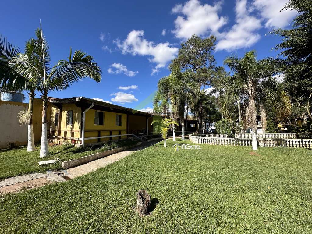 Chácara em Embu-Guaçu, no bairro Val Flor