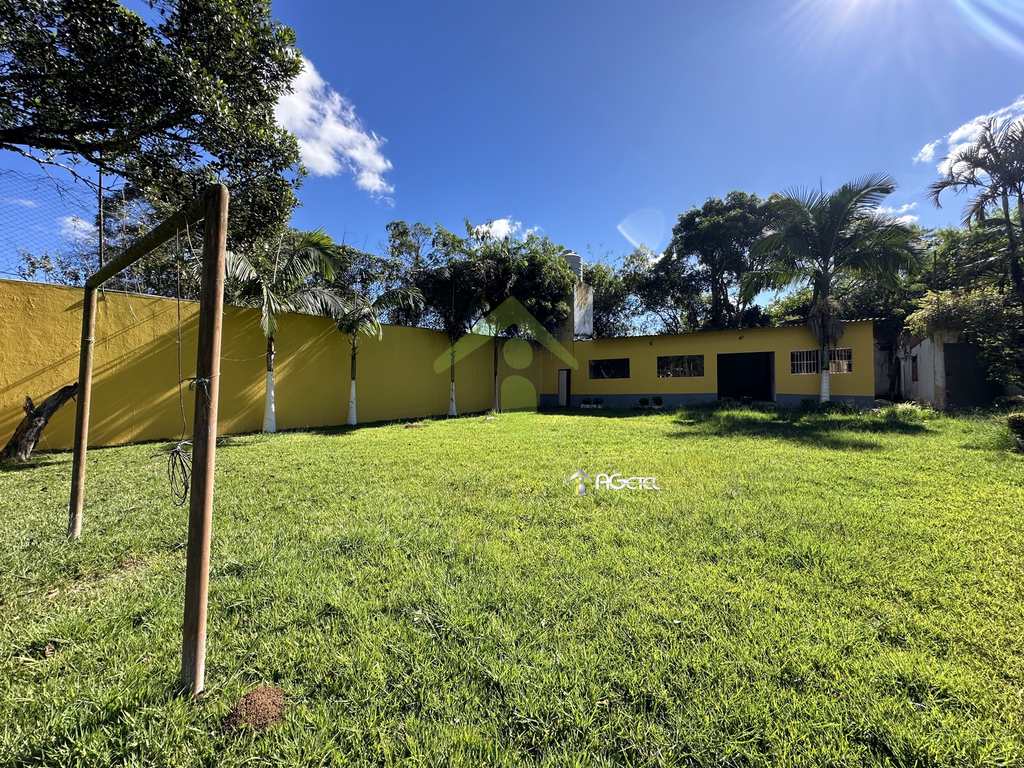 Chácara em Embu-Guaçu, no bairro Val Flor