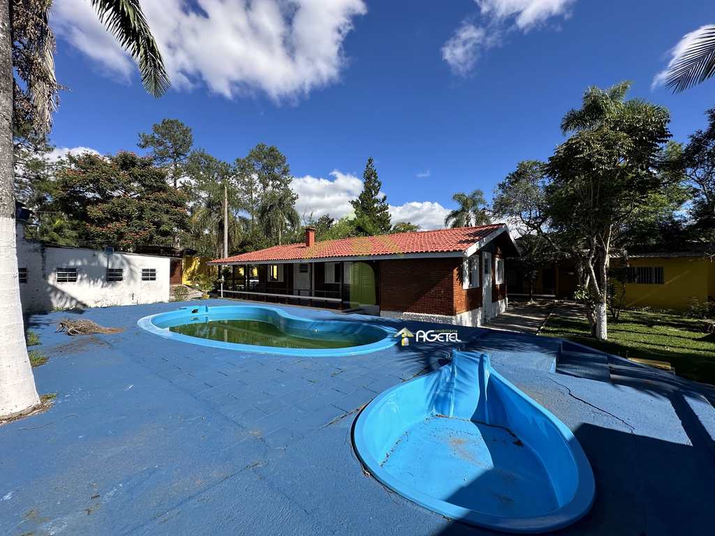 Chácara em Embu-Guaçu, no bairro Val Flor