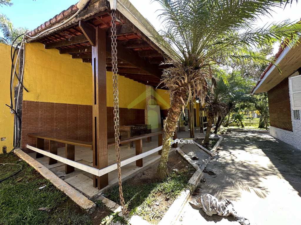 Chácara em Embu-Guaçu, no bairro Val Flor