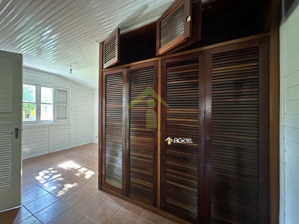 Chácara em Embu-Guaçu, no bairro Val Flor