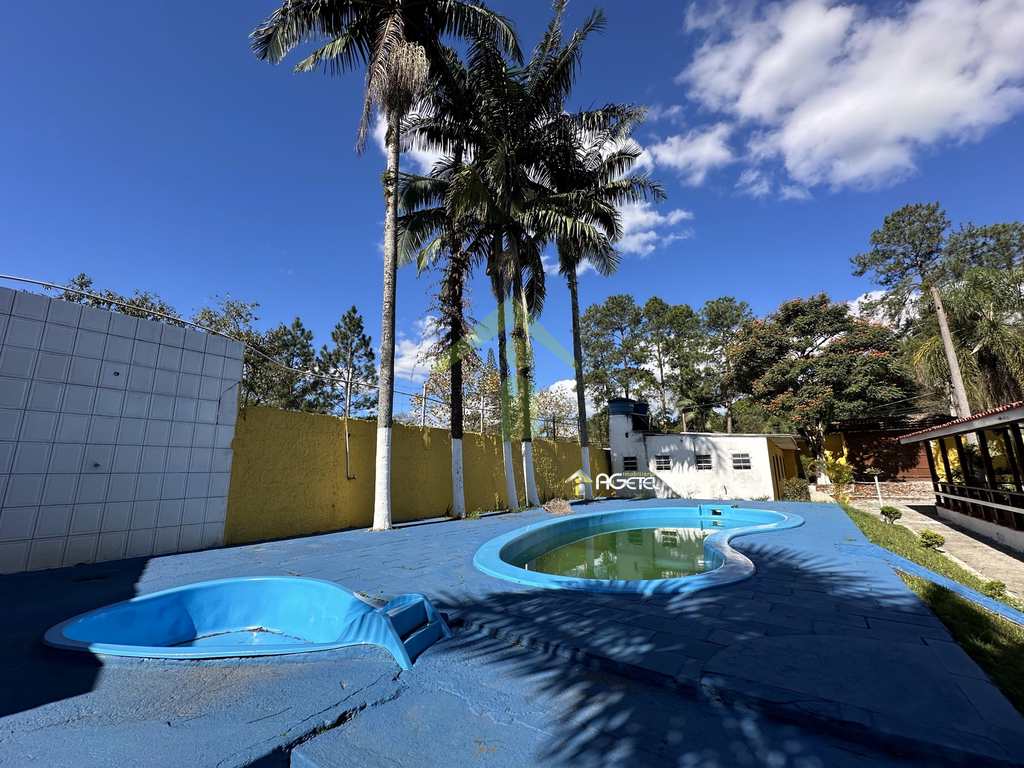 Chácara em Embu-Guaçu, no bairro Val Flor