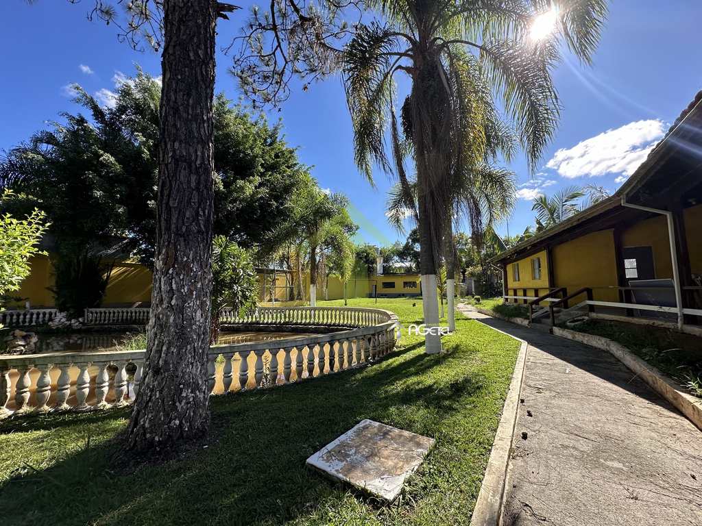 Chácara em Embu-Guaçu, no bairro Val Flor
