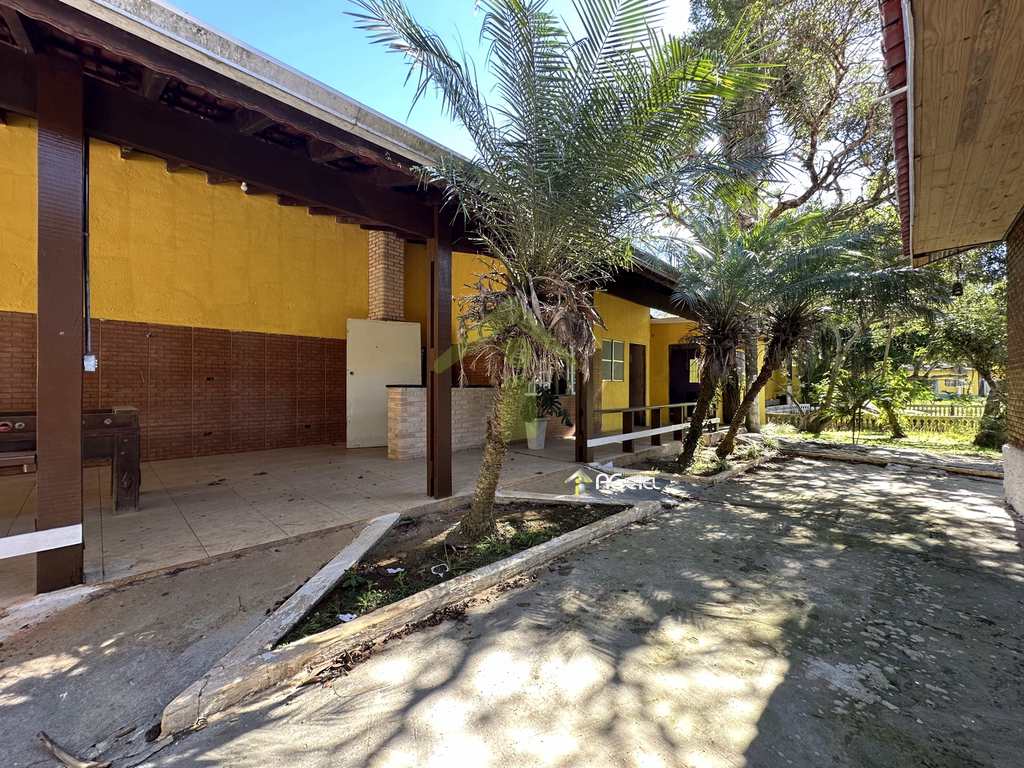Chácara em Embu-Guaçu, no bairro Val Flor