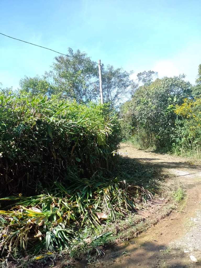 Terreno em Embu-Guaçu, no bairro Chácara Havai