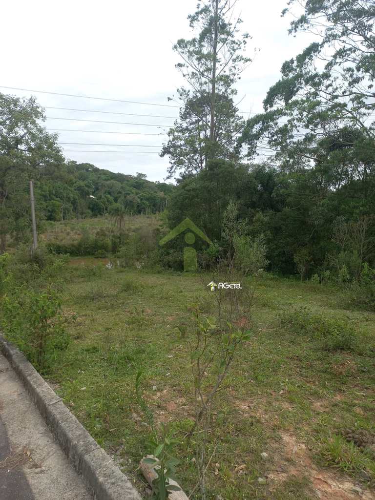 Terreno em Embu-Guaçu, no bairro Chácara Seabra