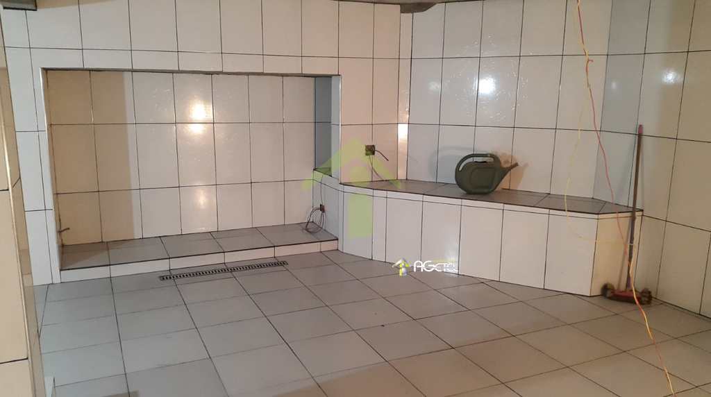 Sobrado Comercial em Embu-Guaçu, no bairro Centro
