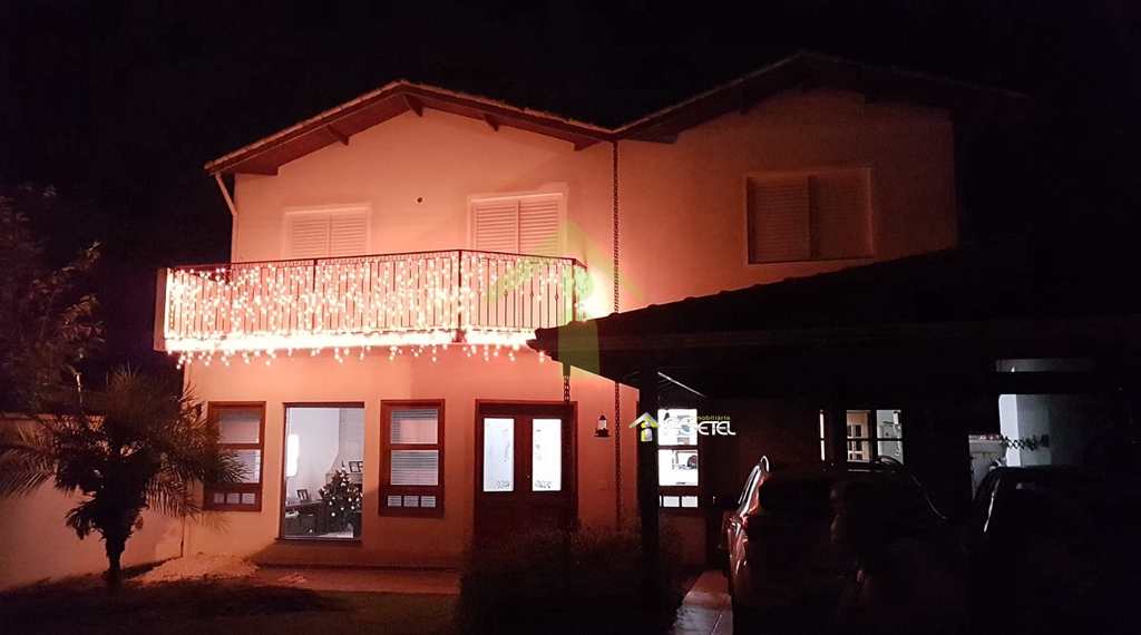 Sobrado Comercial em Embu-Guaçu, no bairro Centro