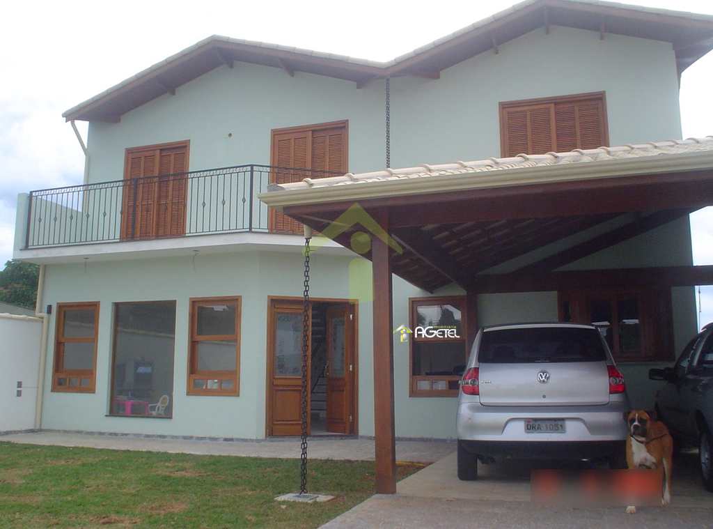 Sobrado Comercial em Embu-Guaçu, no bairro Centro