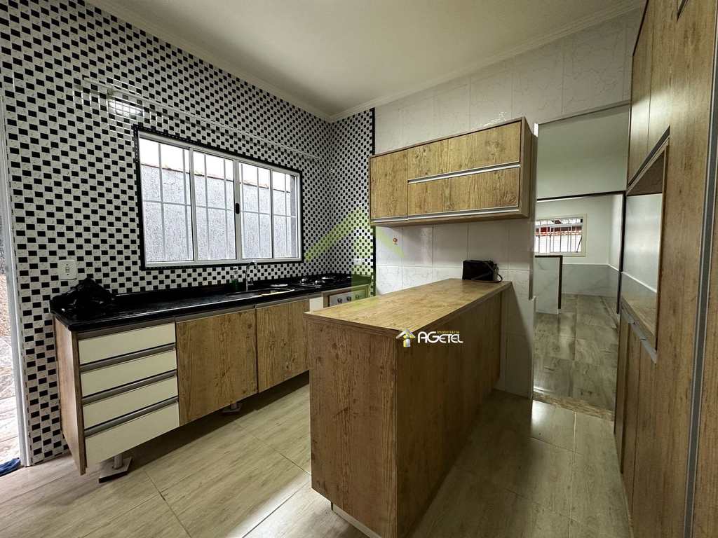 Casa em Embu-Guaçu, no bairro Chácara São José