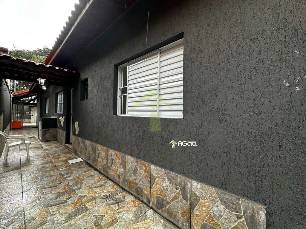 Casa em Embu-Guaçu, no bairro Chácara São José