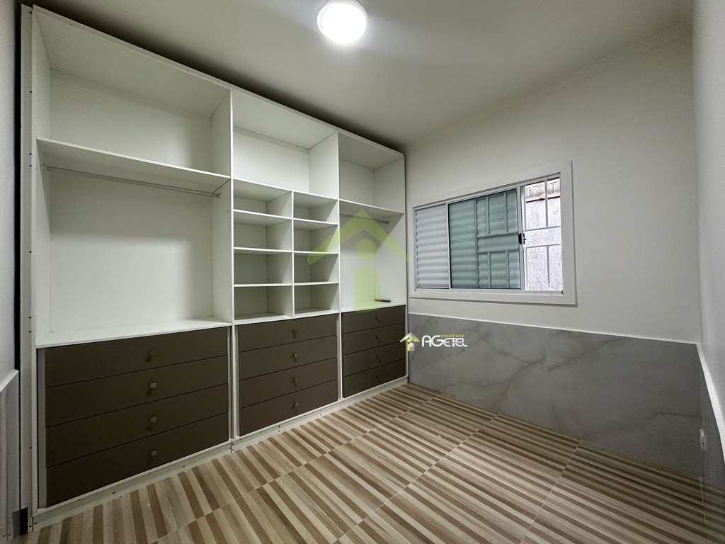 Casa em Embu-Guaçu, no bairro Chácara São José