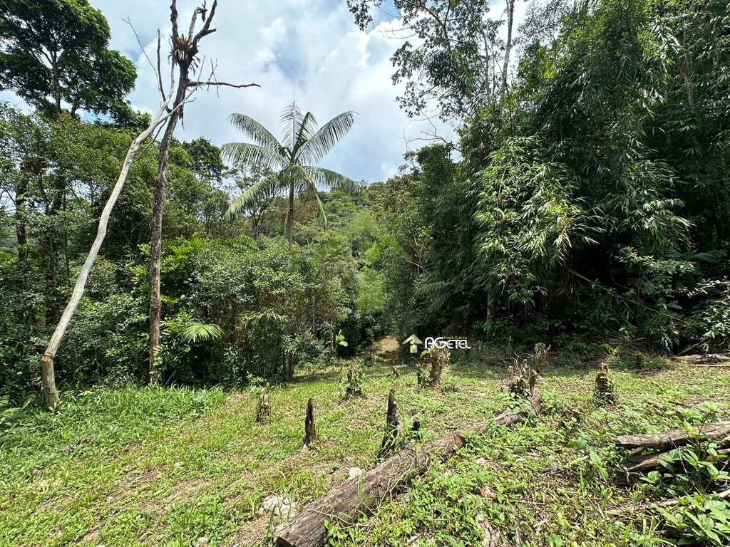 Sítio em Embu-Guaçu, no bairro Belvedere