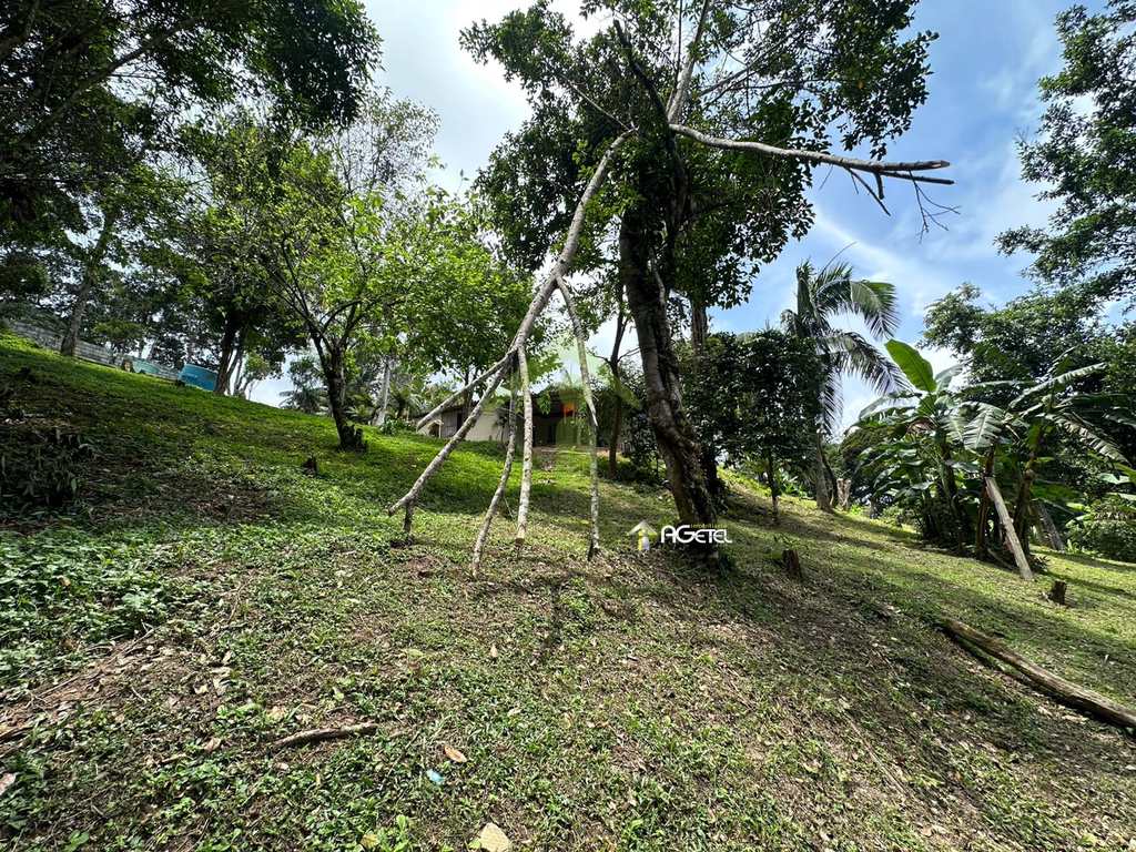 Sítio em Embu-Guaçu, no bairro Belvedere