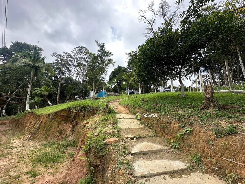 Sítio em Embu-Guaçu, no bairro Belvedere