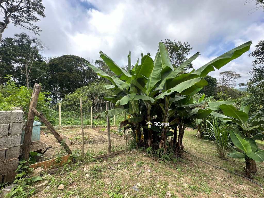 Sítio em Embu-Guaçu, no bairro Belvedere