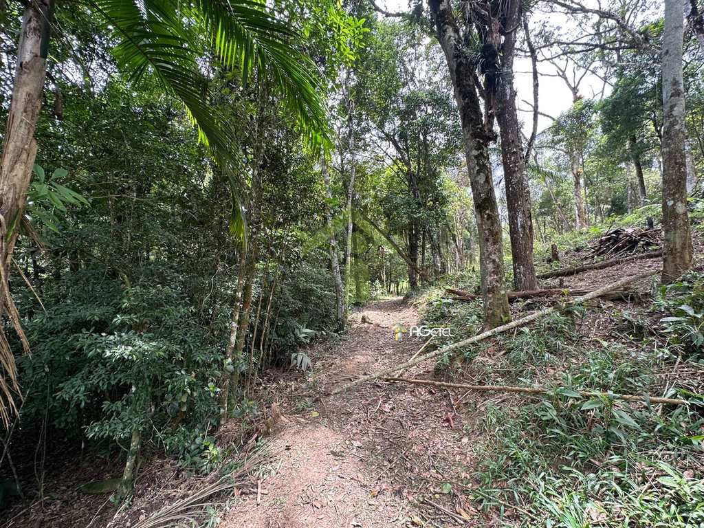 Sítio em Embu-Guaçu, no bairro Belvedere