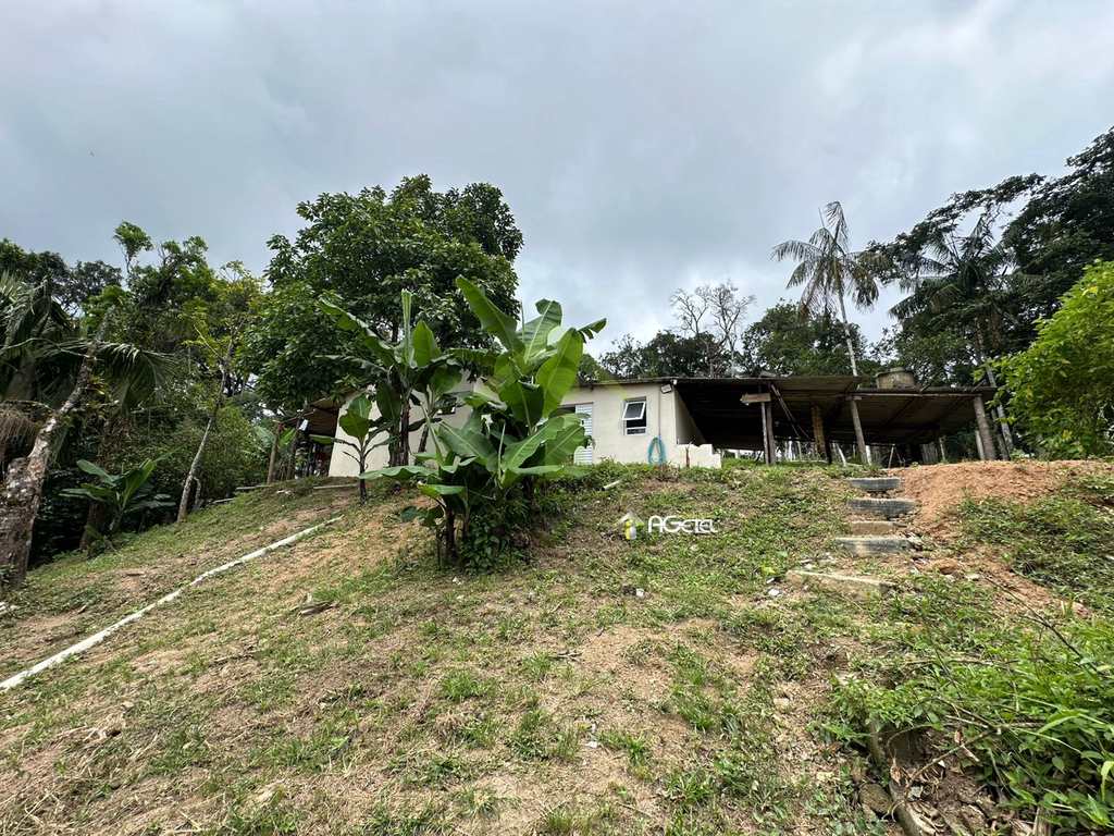 Sítio em Embu-Guaçu, no bairro Belvedere