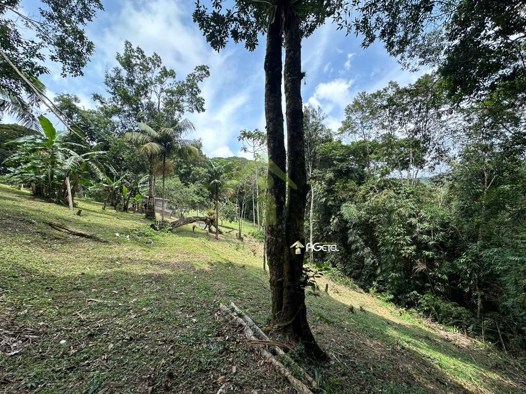 Sítio em Embu-Guaçu, no bairro Belvedere