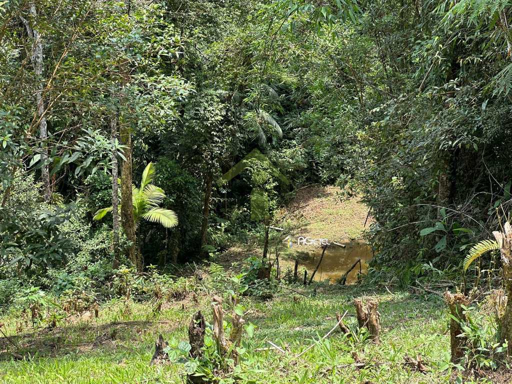 Sítio em Embu-Guaçu, no bairro Belvedere