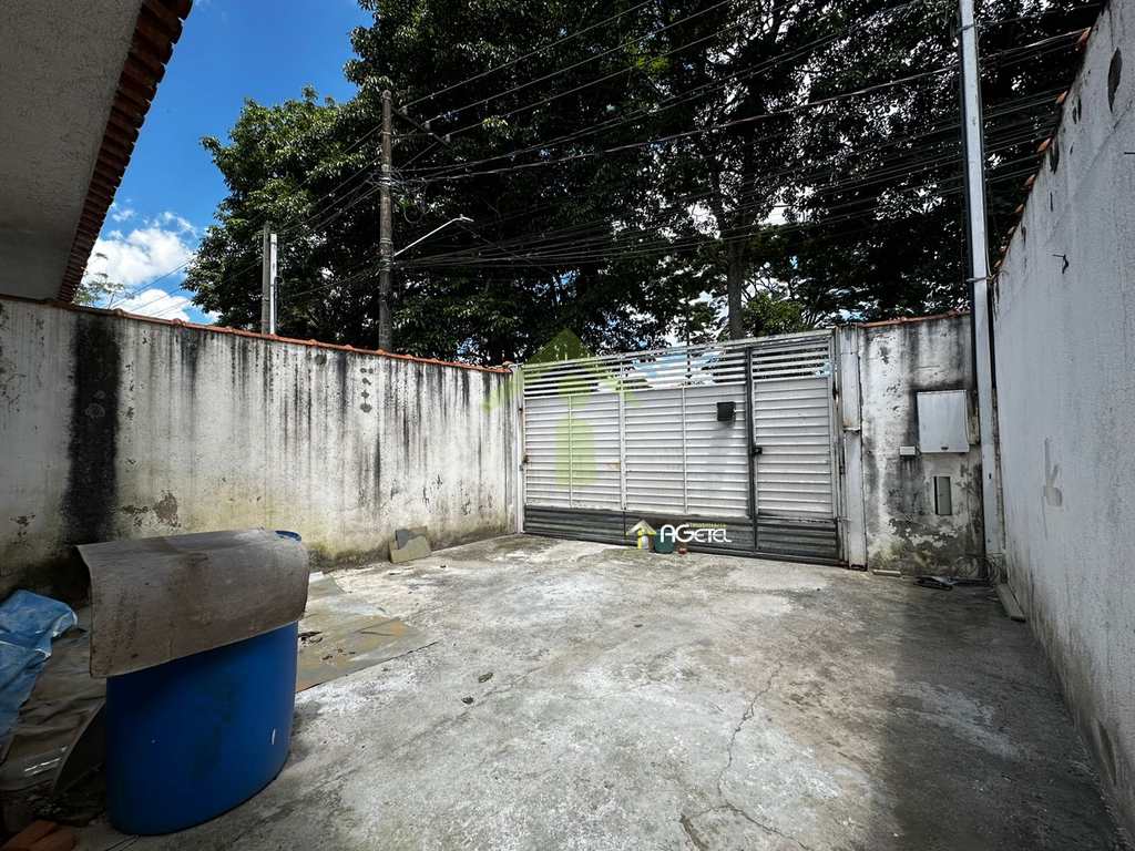 Casa em Embu-Guaçu, no bairro Jardim Emília
