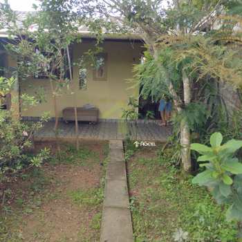Casa em Embu-Guaçu, bairro Campestre