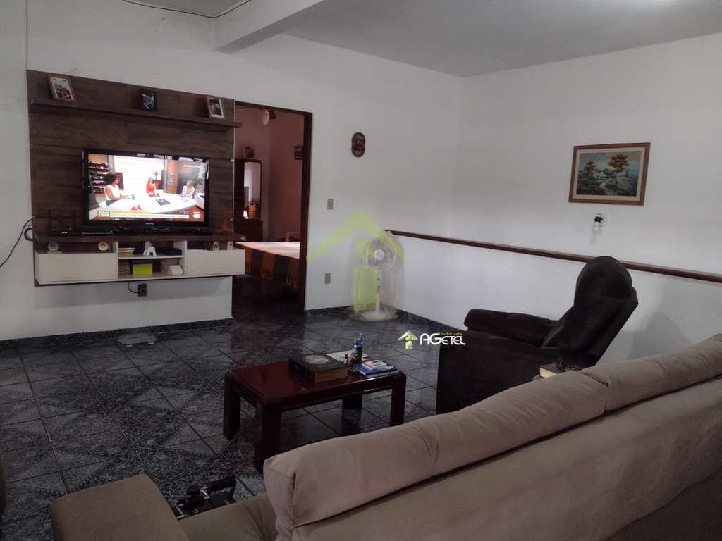 Sobrado em Embu-Guaçu, no bairro Filipinho